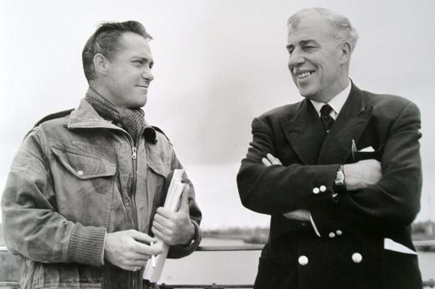 Actor & WW2 hero Richard Todd’s prized paratrooper beret is up for auction at £5,000